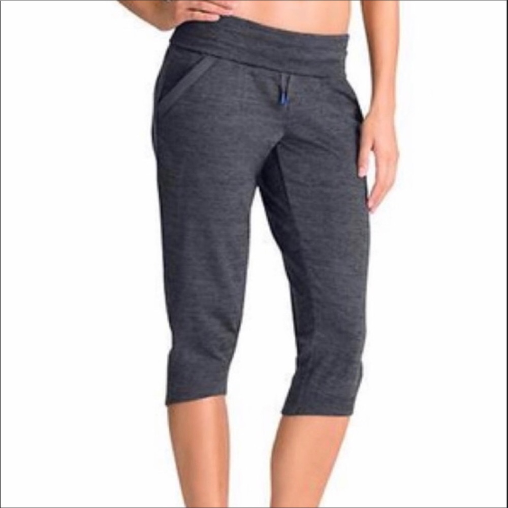 ATHLETA Chillax Capri sweat pants size medium